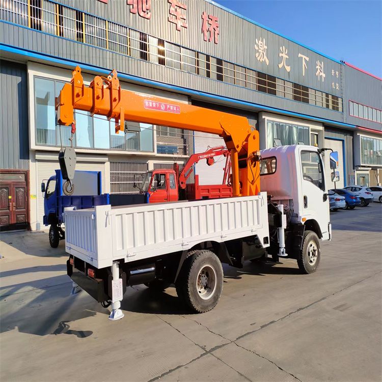 邢台县三轮随车吊定制 农用改装机自备吊中瑞长期出售